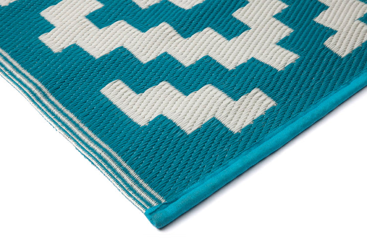  Natural Fibres Aztec Teal and WHITE Recycled Plastic Indoor Outdoor Hand Woven Floor Rug  - 3