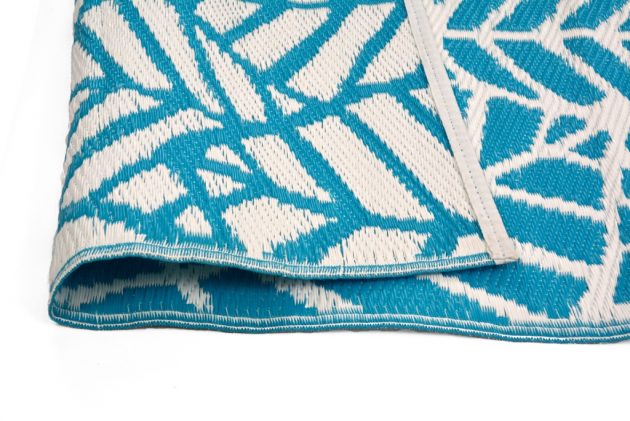  Natural Fibres Leaves Aqua and White Recycled Plastic Indoor Outdoor Hand Woven Floor Rug  - 3